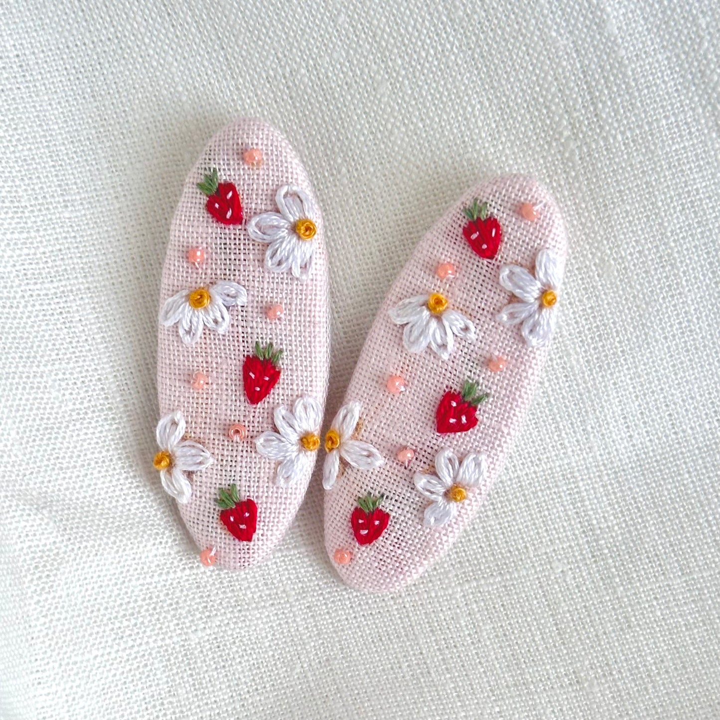 Berry Blossom oval Snap Clip