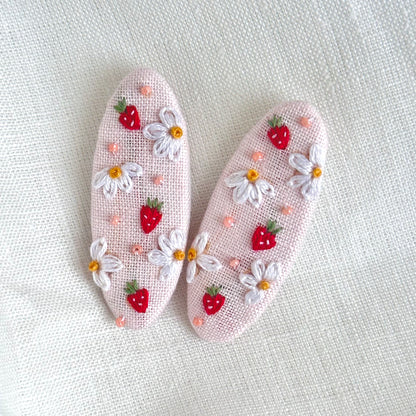 Berry Blossom oval Snap Clip