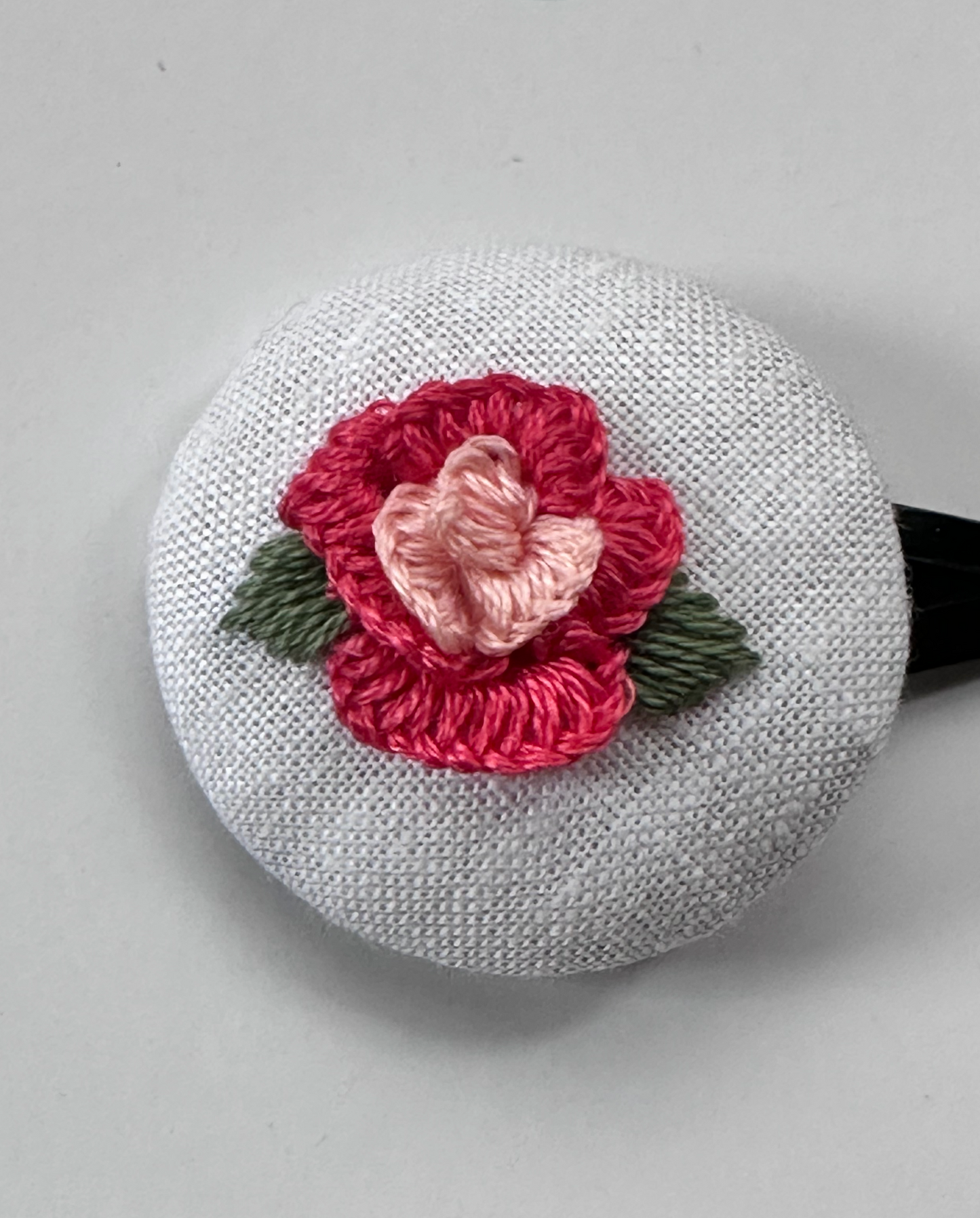 Apricot Carnation - Round Embroidered Snap Clip